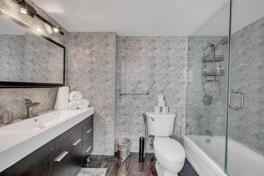 New Stunning 2br Brickell Condo-free Parking Appartement