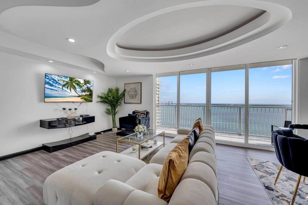 New Stunning 2br Brickell Condo-free Parking Apartamento