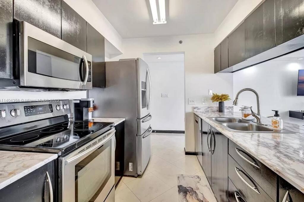 New Stunning 2br Brickell Condo-free Parking Apartamento Miami