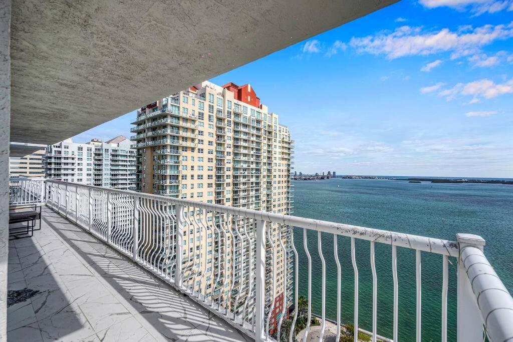 New Stunning 2br Brickell Condo-free Parking Apartamento Miami