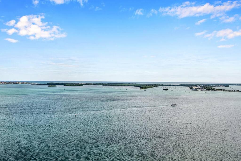New Stunning 2br Brickell Condo-free Parking Apartamento