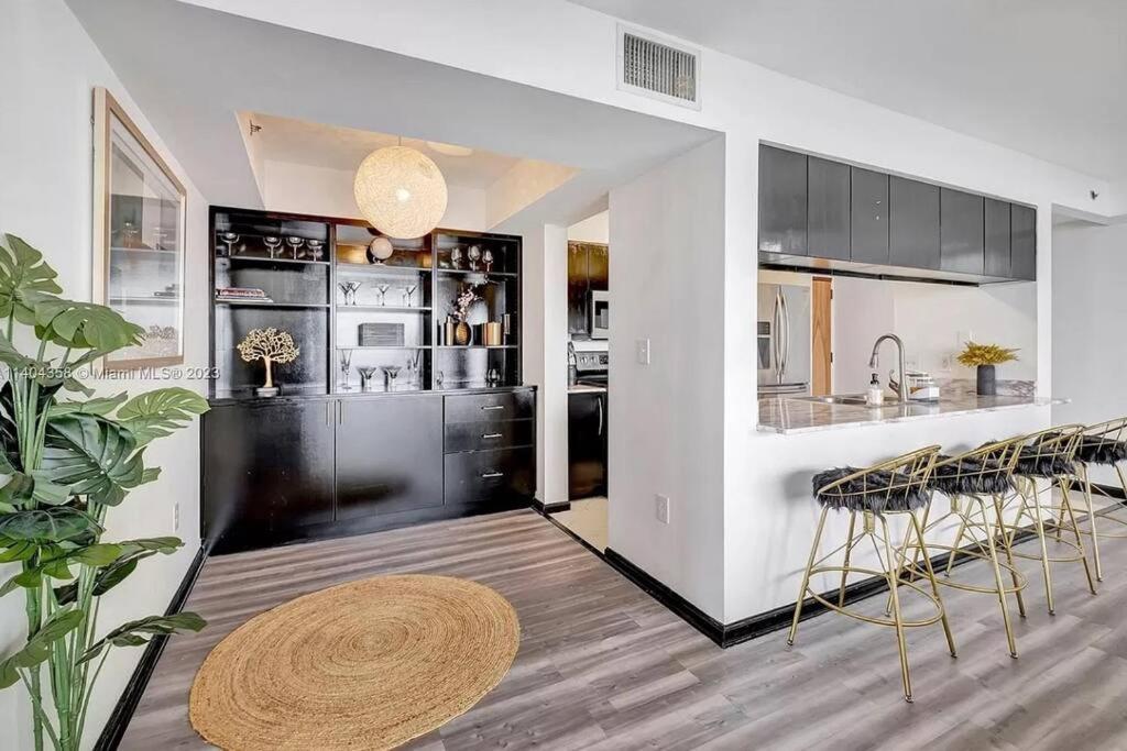 Apartamento New Stunning 2br Brickell Condo-free Parking Miami
