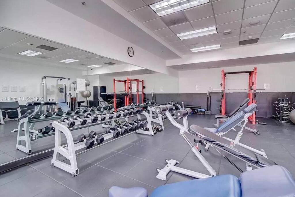 Apartamento New Stunning 2br Brickell Condo-free Parking
